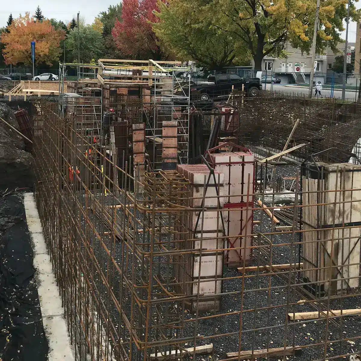 Préparation d'une fondation de béton | Coffraco inc.
